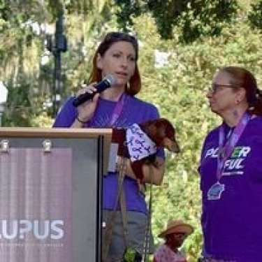 Image of Shannon speaking at a Walk to End Lupus Now event